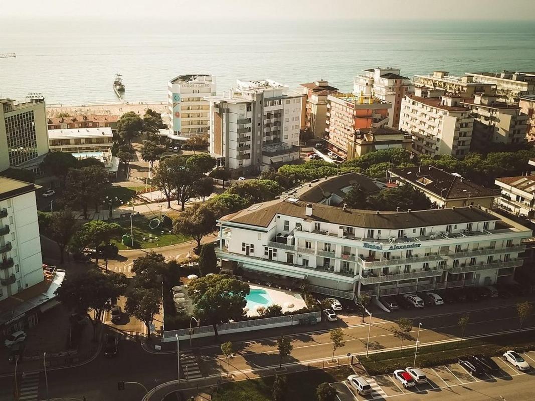 Family Hotel Alexander - Azzurro Club Lido di Jesolo Exterior photo